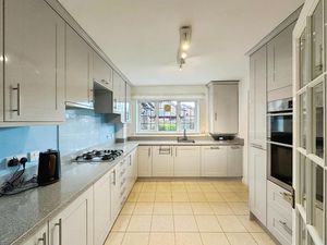 Photo 17- click for photo gallery